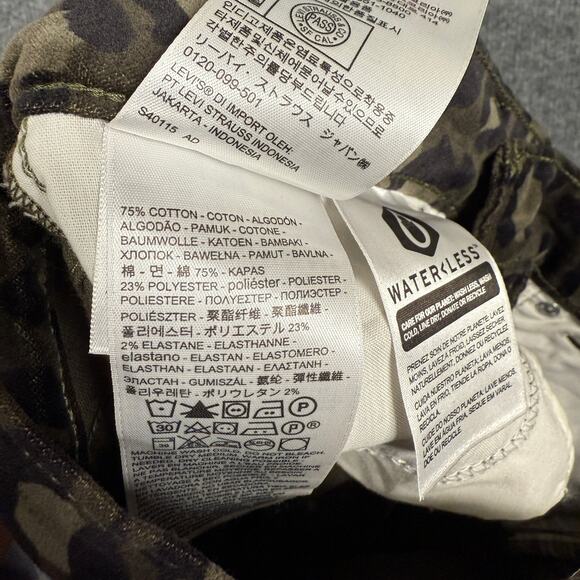 New Levi's Size 27 724 High Rise Straight Cropped Animal Print Jeans Black Tan - Picture 7 of 9